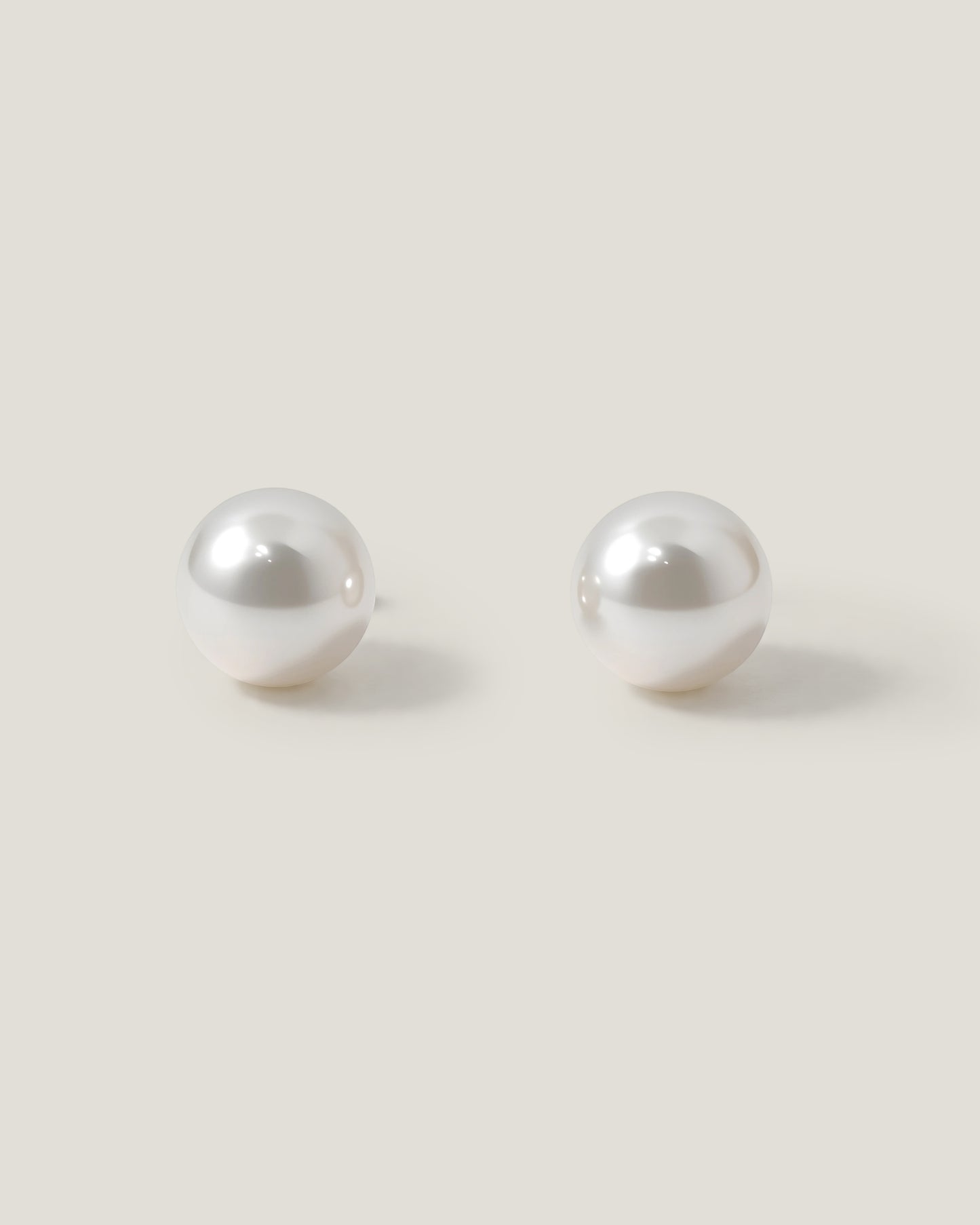 Essential Pearl Stud Earrings