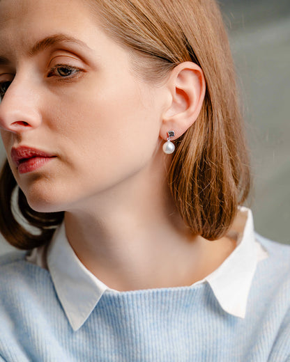 Organic Form Pearl Earrings